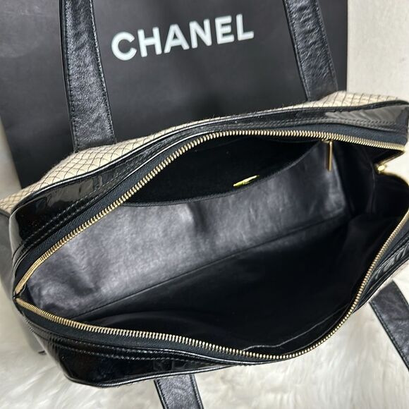 💯Authentic Chanel Cream & Black Patent Leather & Knit Quilted Bowler Bag🍀 - Picture 6 of 17